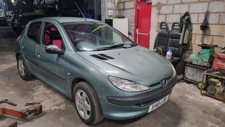 Automatic Peugeot, 206, Hatchback, 2000, Other, 1360 (cc), 5 doors