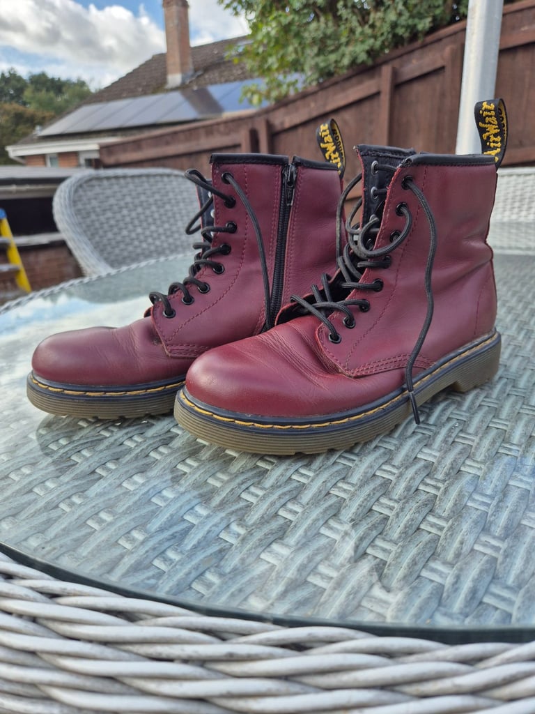 image for Dr Martens junior Size 3