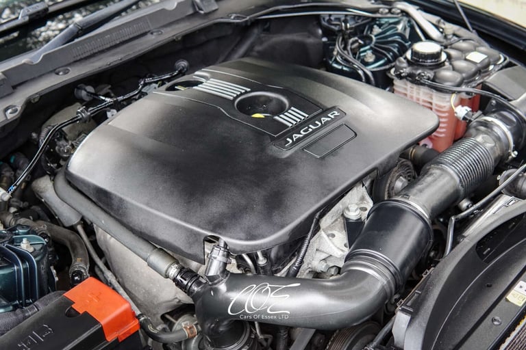 2016 Jaguar XE 2.0 XE R-Sport i Auto 4dr Saloon Petrol Automatic