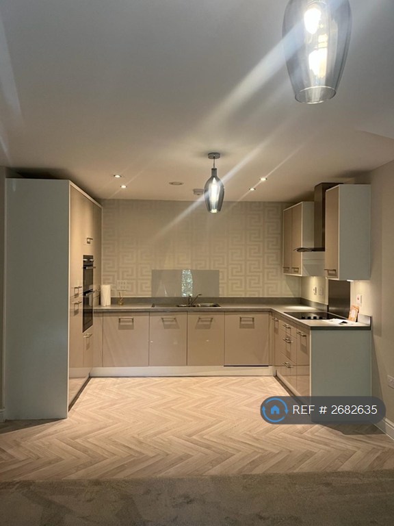 2 bedroom flat in Baytree Court, Prestwich, Manchester, M25 (2 bed) (#2682635)