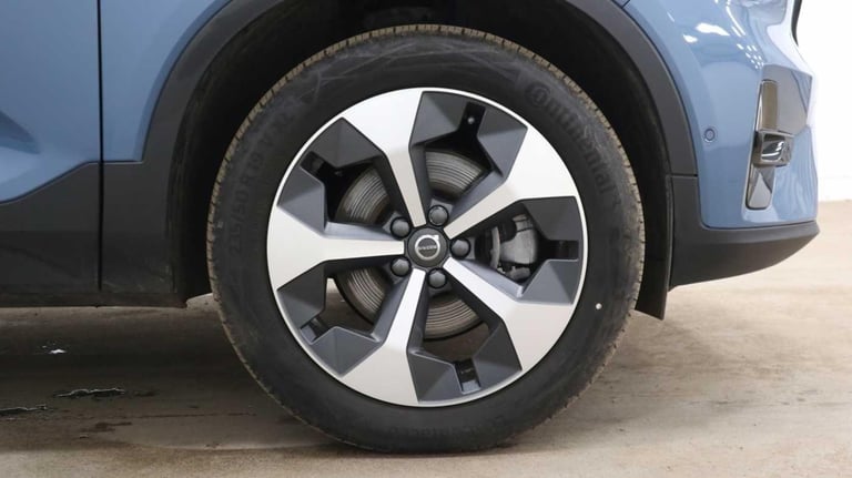 2024 Volvo XC40 2.0 B3 MHEV Plus DCT Auto Euro 6 (s/s) 5dr ESTATE Petrol/Electric Hybrid Automatic