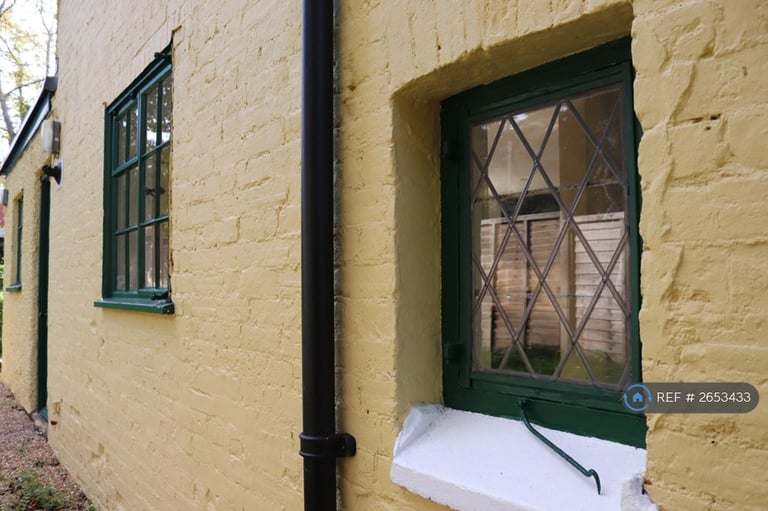 2 bedroom house in Church Cottages, Shere, Guildford, GU5 (2 bed) (#2653433)