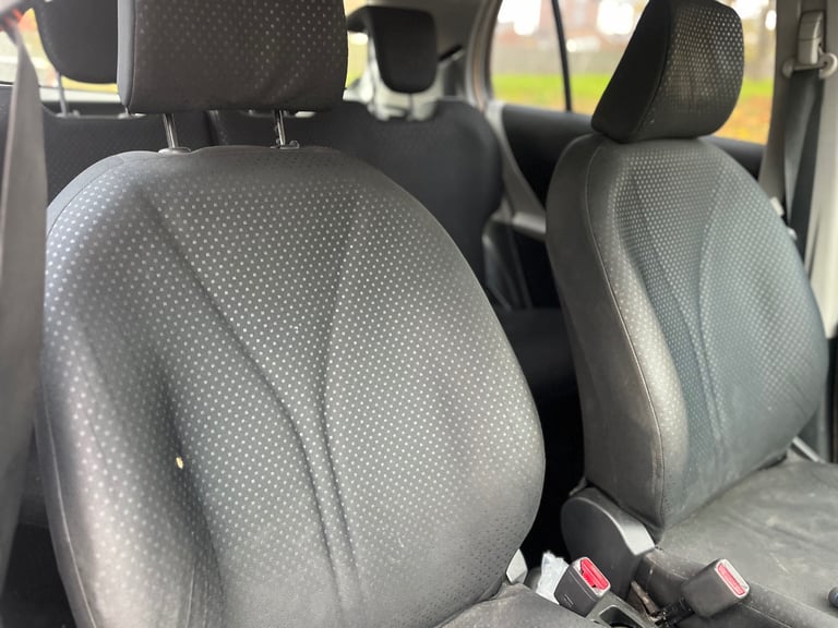 Toyota, YARIS, Hatchback, 2010, Semi-Auto, 1329 (cc), 5 doors