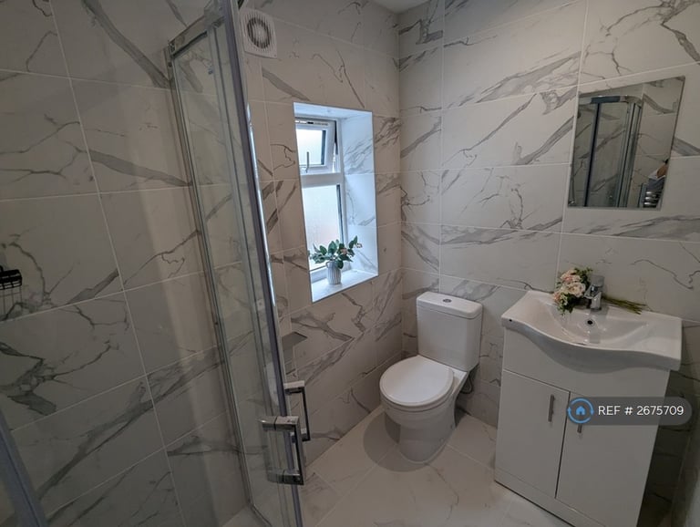 3 bedroom house in Barlow Close, Wallington, SM6 (3 bed) (#2675709)