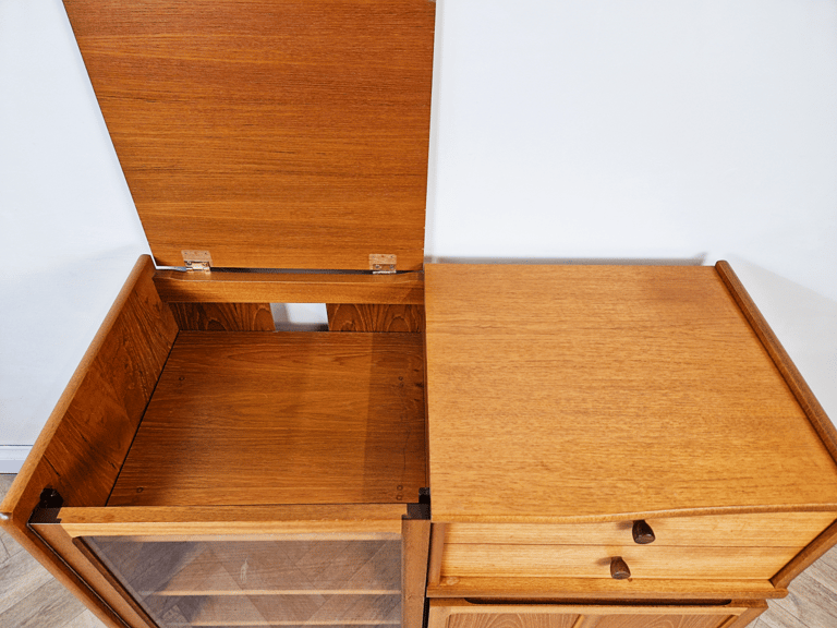 Parker Knoll Vintage Mid Century Medium Teak Entertainment Unit LP Record Player Cabinet BL715