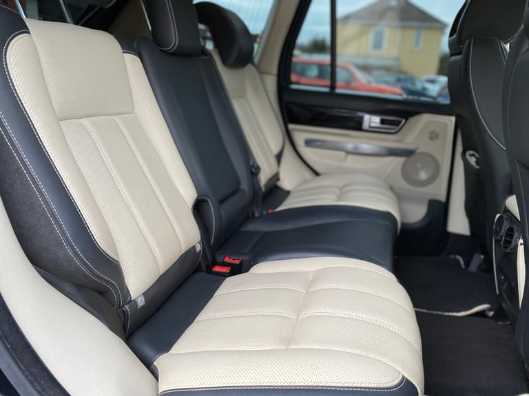 2011 Land Rover Range Rover Sport 3.0 TDV6 Range Rover Sport Autobiography 4WD 5dr Estate Diesel ...