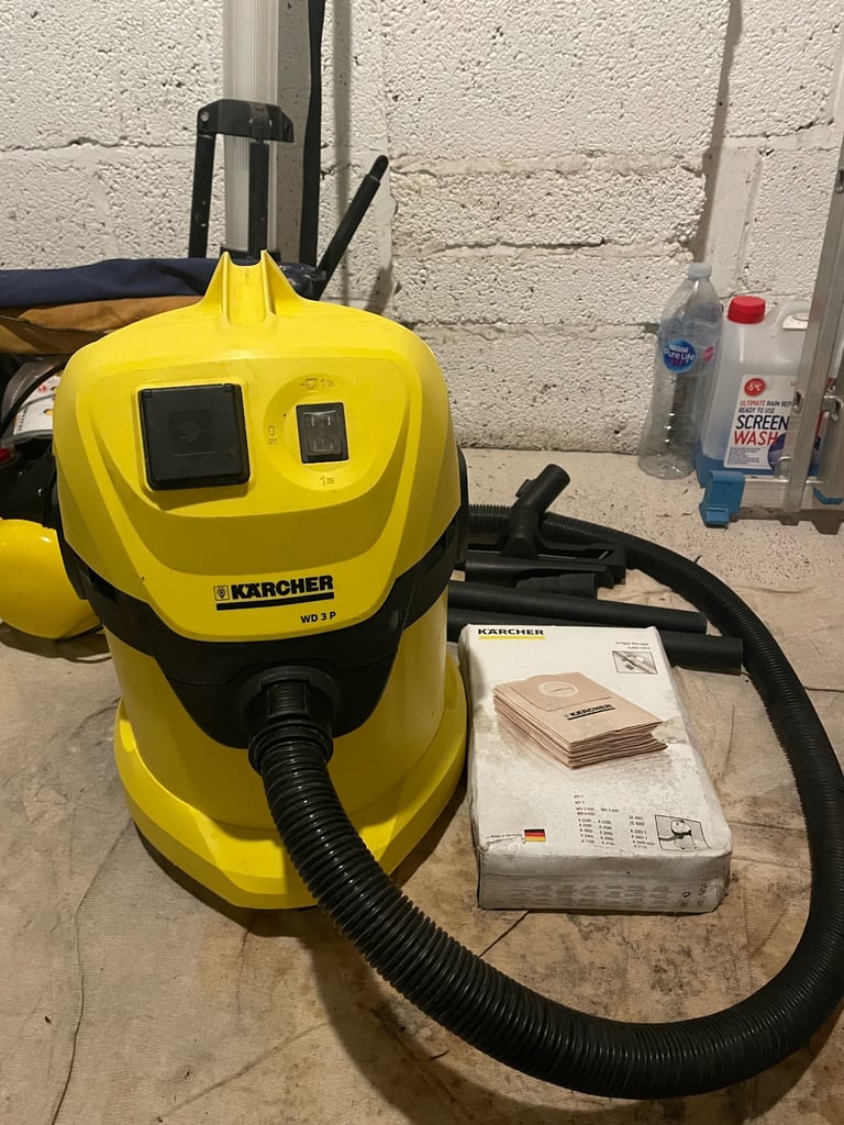 Karcher WD3 1000W vacuumcleaner for sale