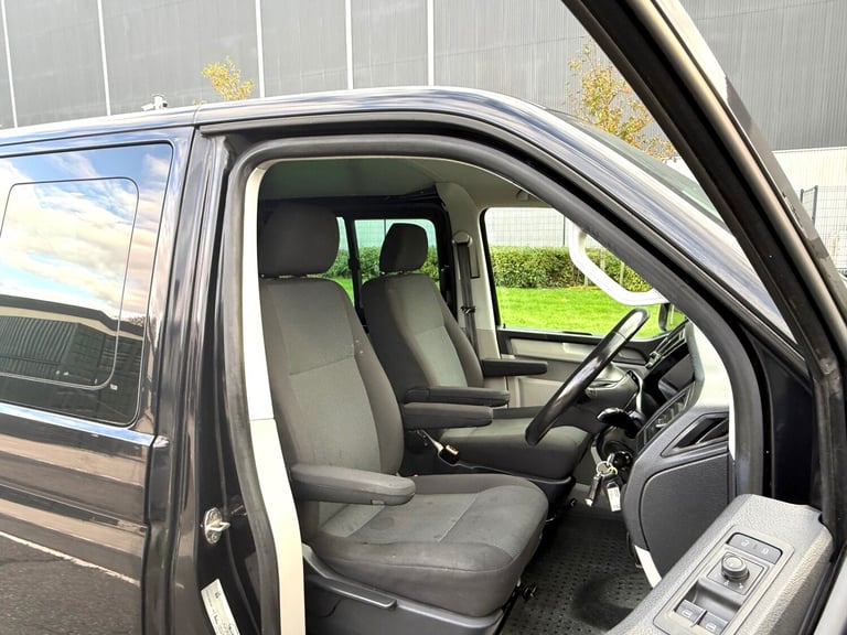 2017 Volkswagen Transporter 2.0 TDI BMT 150 Highline Kombi Van WINDOW VAN Diesel Manual