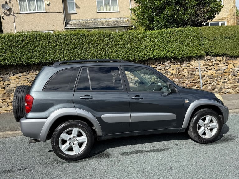 2004 Toyota RAV4 XT3 VVT-I PETROL MANUAL 5 DOORS GREY ESTATE Petrol Manual