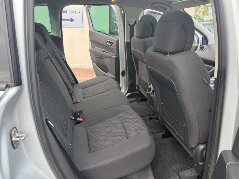 2013 Peugeot 3008 1.6 3008 Allure e-HDi Semi-Auto 5dr SUV Diesel Automatic