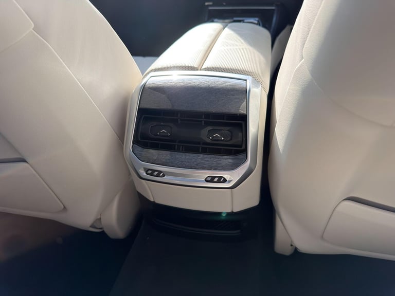 2025 BMW 7 Series 3.0 750e 22.1kWh Excellence Saloon 4dr Petrol Plug-in Hybrid Auto xDrive Eu SAL...