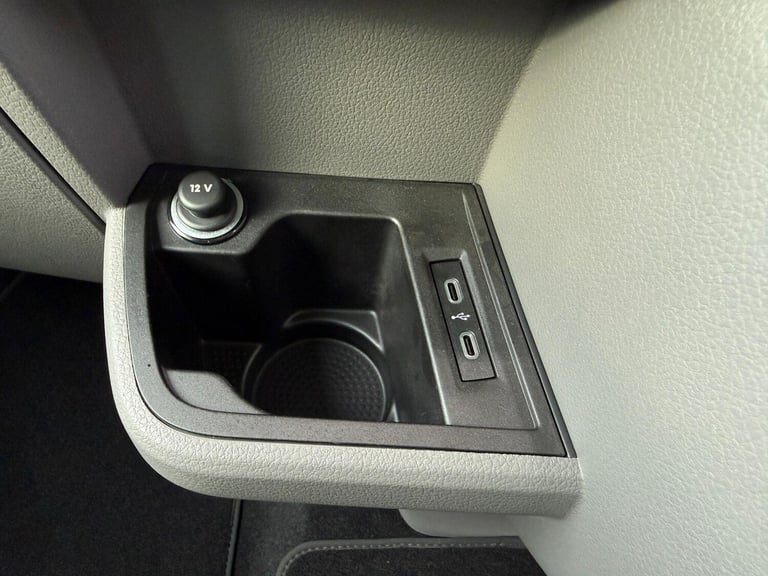 2023 Volkswagen Transporter 2.0 TDI T32 Highline Kombi DSG FWD SWB Euro 6 (s/s) 5dr WINDOW VAN Di...