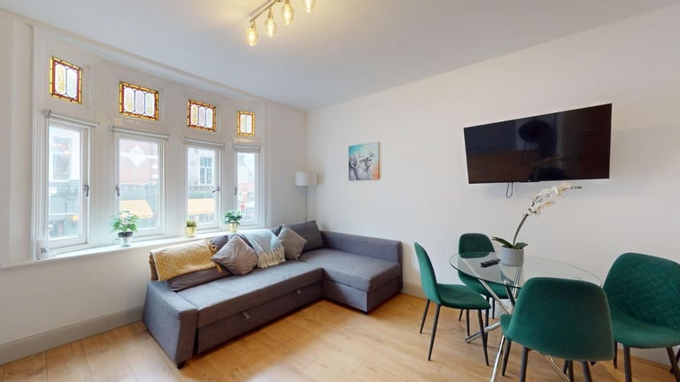 image for 🌟 Bright 2-Bed Flat w/ Balcony | Long-Term | Company Lets Welcome – Putney SW15
