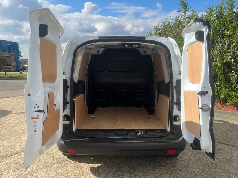  Ford Transit Courier 1.5 EcoBlue Leader Van Diesel