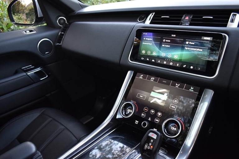 2021 Land Rover Range Rover Sport HSE SILVER+Panoramic Roof and Electric Deployable Tow Pack Esta...