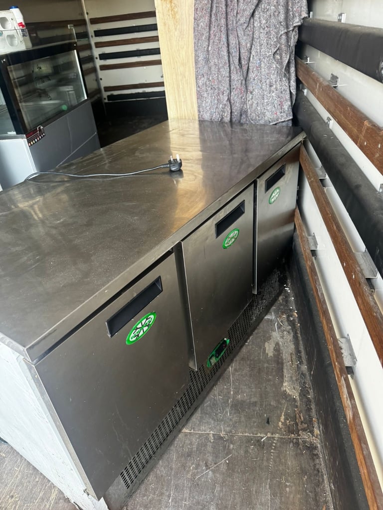 Commercial undercounter foster fridge 3 doors bench counter cafe shop restaurant 
