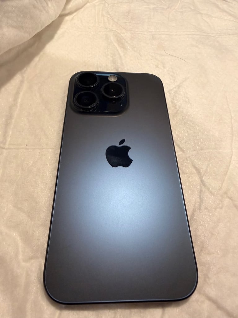 iPhone 15 Pro 256gb + Case Torras 