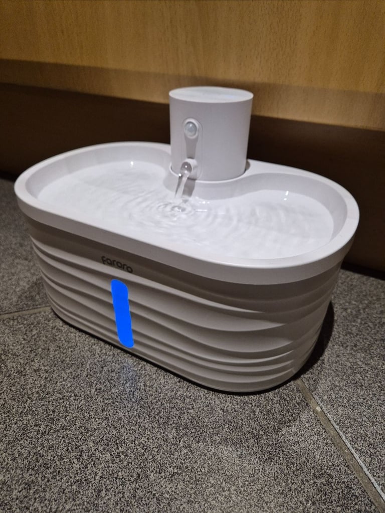 Faroro WF01 Cat Water Fountain operated with motion sensor or timer plus filters