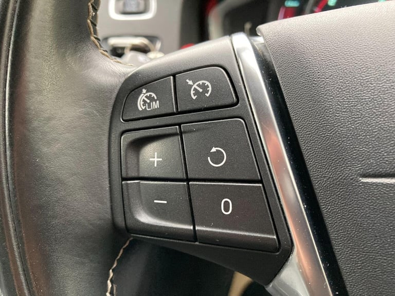 2014 Volvo V60 2.4 D6 Estate 5dr Diesel Plug-in Hybrid Geartronic AWD Euro 5 (s/s) (285 ps ESTATE...