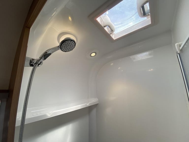 2017 BAILEY PEGASUS PALERMO 5 BERTH FAMILY CARAVAN