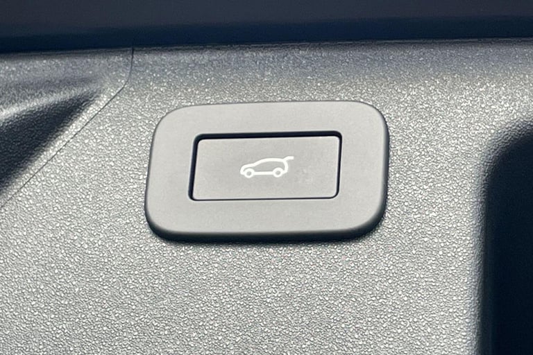 2025 Land Rover Discovery Sport 1.5 P270e 12.17kWh Dynamic SE SUV 5dr Petrol Plug-in Hybrid Auto ...