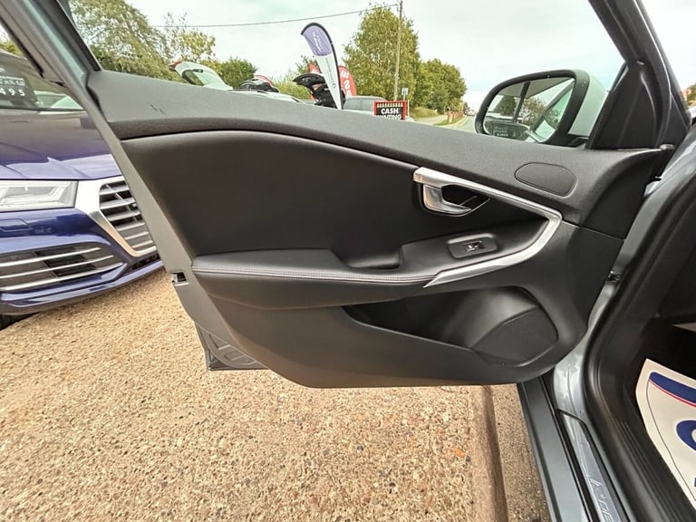 2018 Volvo V40 2.0 D3 R-Design Nav Plus Hatchback 5dr Diesel Manual Euro 6 (s/s) (150 ps) Hatchba...