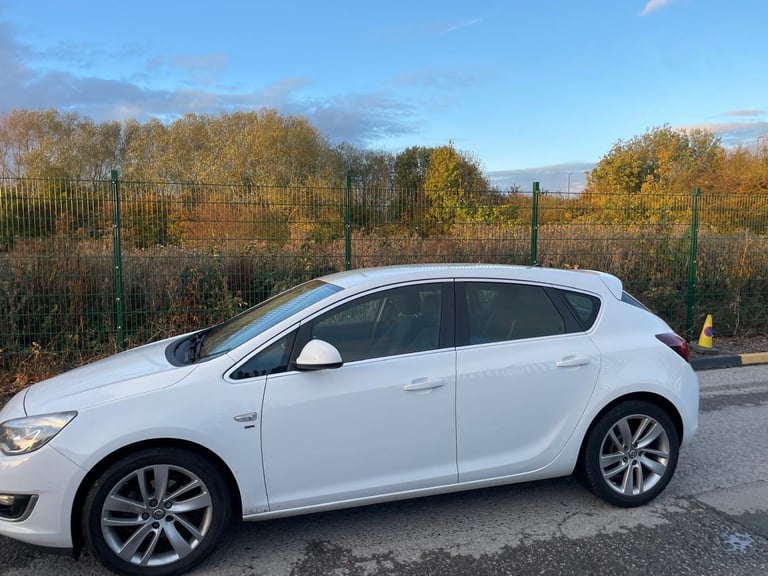 VAUXHALL ASTRA 2.0 CDTI SRI S/S 160 BHP 64 REG 5 DOOR 12 MONTHS MOT TAX £165 LOW INSURANCE 