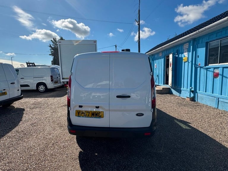 Ford Transit Connect 220 P/V L1 PANEL VAN AIR CON REVERSING CAMERA HOT WATER EUR