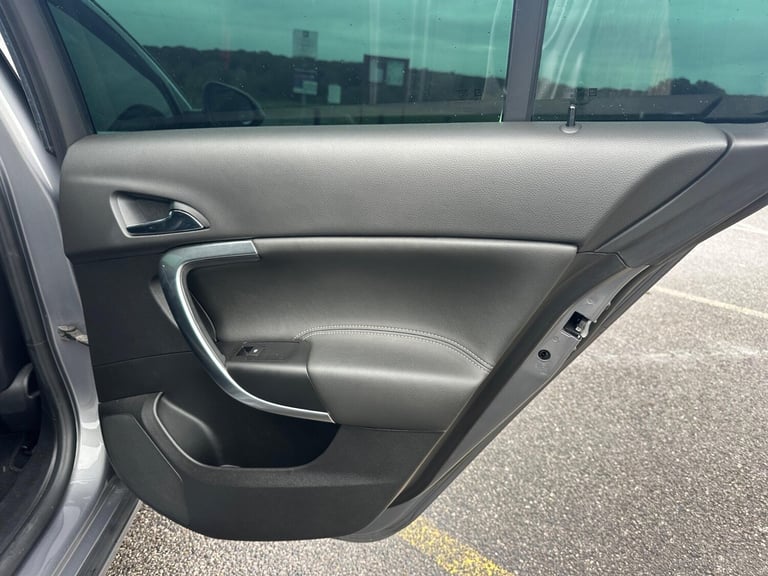 2016 Vauxhall Insignia 2.0 CDTi Elite Nav Auto Euro 6 5dr HATCHBACK Diesel Automatic