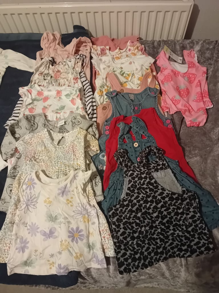 3-6 & 6-9 Baby Clothes Bundle For Sale