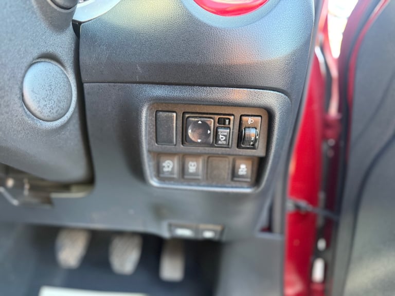 2017 Nissan Juke 1.2 DiG-T N-Connecta 5dr HATCHBACK Petrol Manual