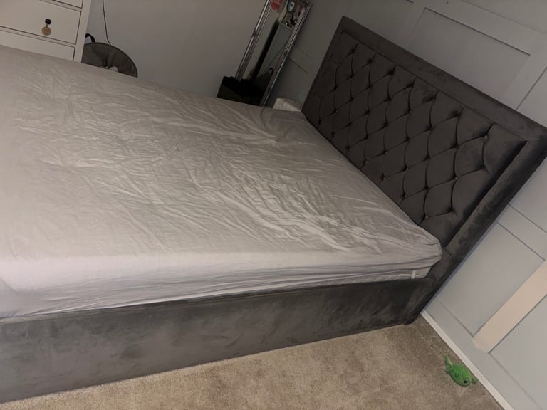 Grey king size bedframe with ottoman storage 