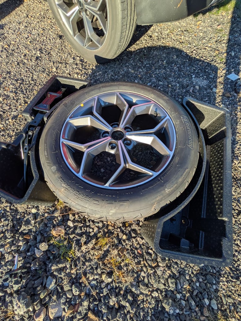 Korando spare wheel kit 