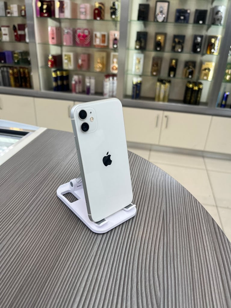 Apple iPhone 11 128GB Unlocked Excellent Condition