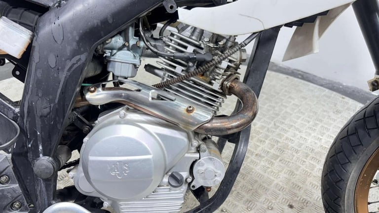 Ajs JSM 2012 2K NON RUNNING PROJECT BIKE SUPERMOTO 125CC LEARNER