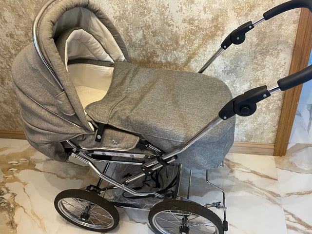 Churchill pram clearance