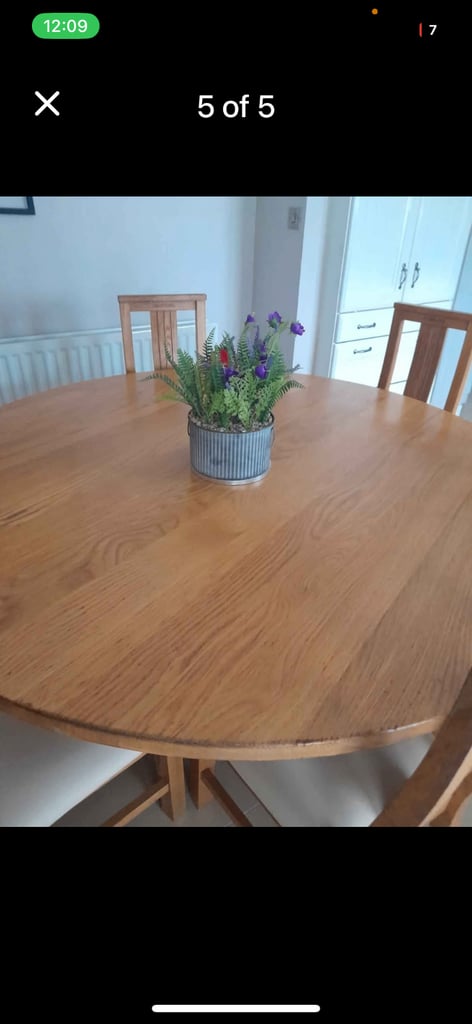 Solid Oak Dining Table and 6 chairs 