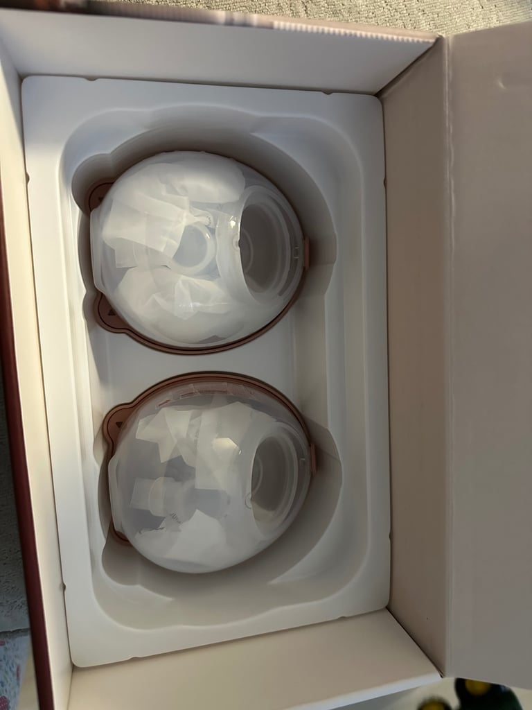 Mom cosy hands free double breast pump 