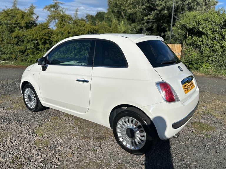 * 66,000 * 2010 FIAT 500 1.2 LOUNGE PETROL 3 DOOR HATCHBACK * £35 A YEAR ROAD TAX *