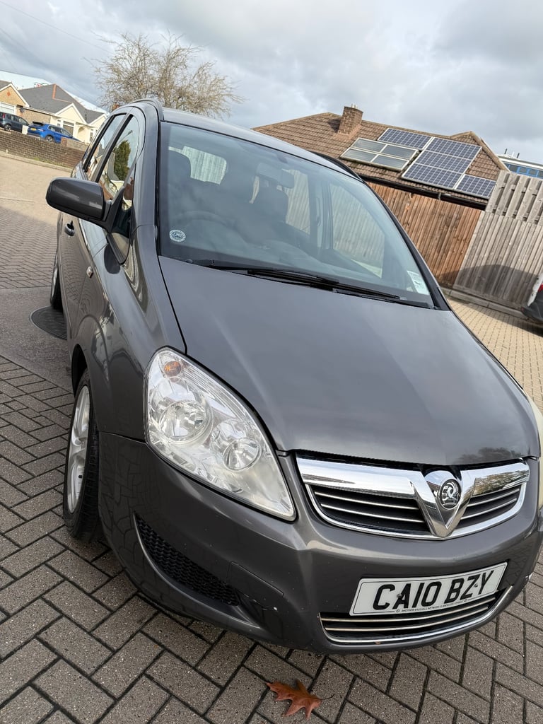 Cheap Vauxhall, ZAFIRA, 2010, 1.9L Diesel, One years MOT - 7 Seater for sale in Poole, Dorset