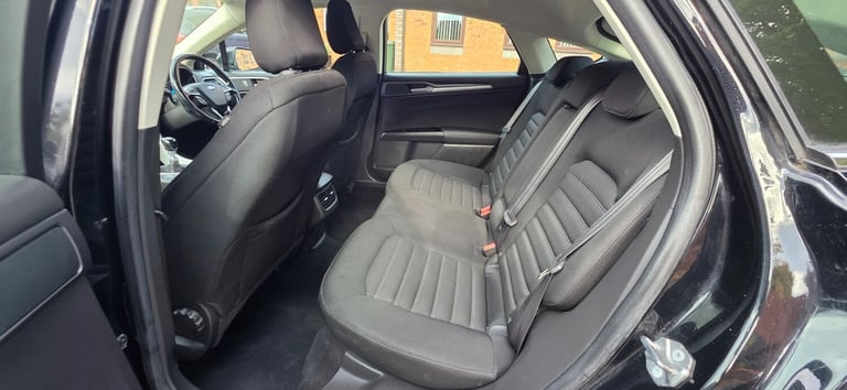 2018 Ford Mondeo 2.0 TDCi ECOnetic Zetec Edition 5dr HATCHBACK Diesel Manual
