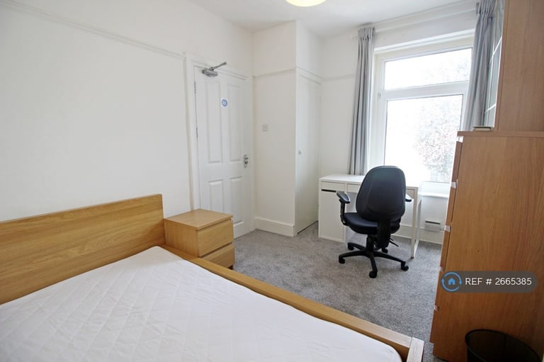 5 bedroom house in Rhyddings Terrace, Brynmill, Swansea, SA2 (5 bed) (#2665385)