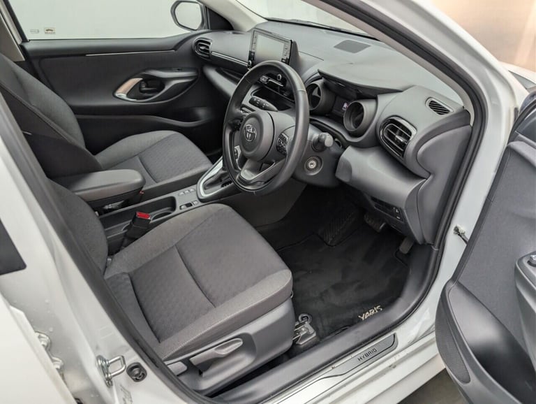 2022 Toyota Yaris 1.5 VVT-h Design Hatchback 5dr Petrol Hybrid E-CVT Euro 6 (s/s) (116 ps) -  HAT...