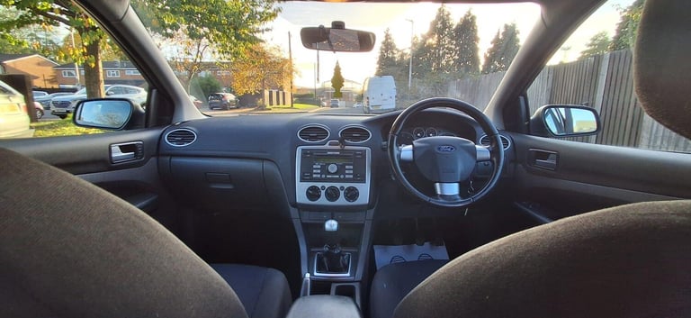 2006 Ford Focus 1.6 Zetec 5dr [Climate Pack] HATCHBACK PETROL Manual