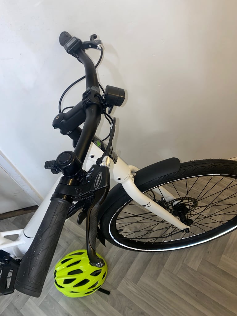 Basically like brand new mint condition Carrera Actuate 2 Lowstep Electric Hybrid Bike