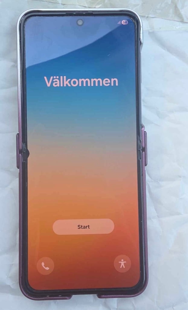 image for Samsung galaxy flip 5