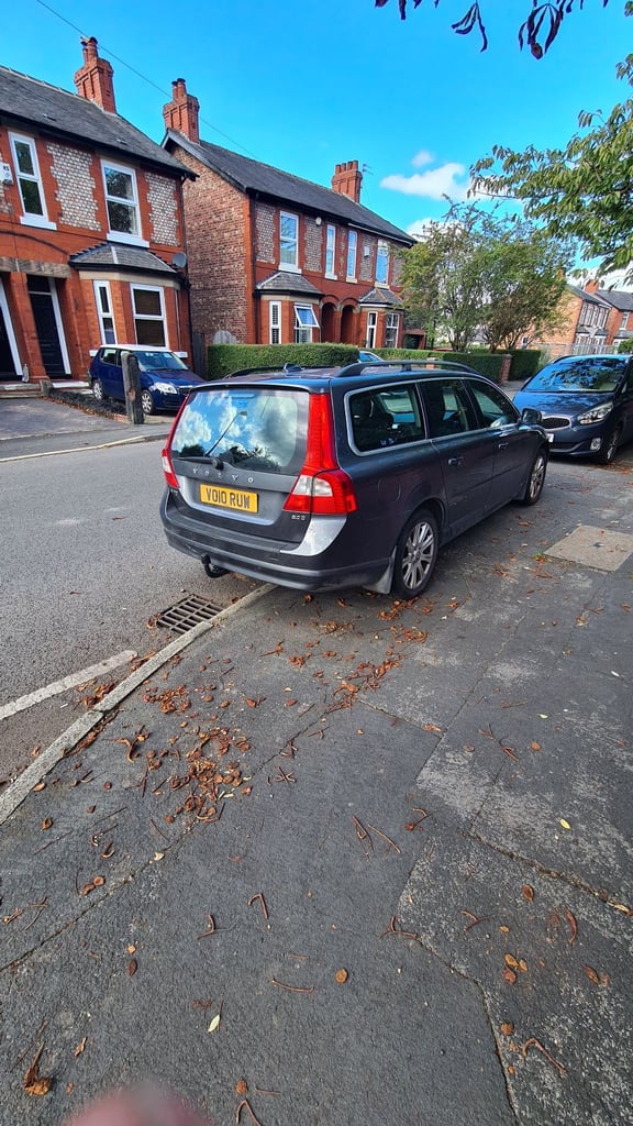 Volvo, V70, Estate, 2010, Manual, 1997 (cc),5 doors - Image 3