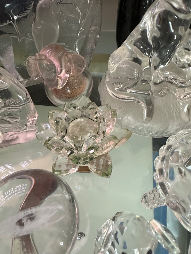 Glass and crystal ornaments. 