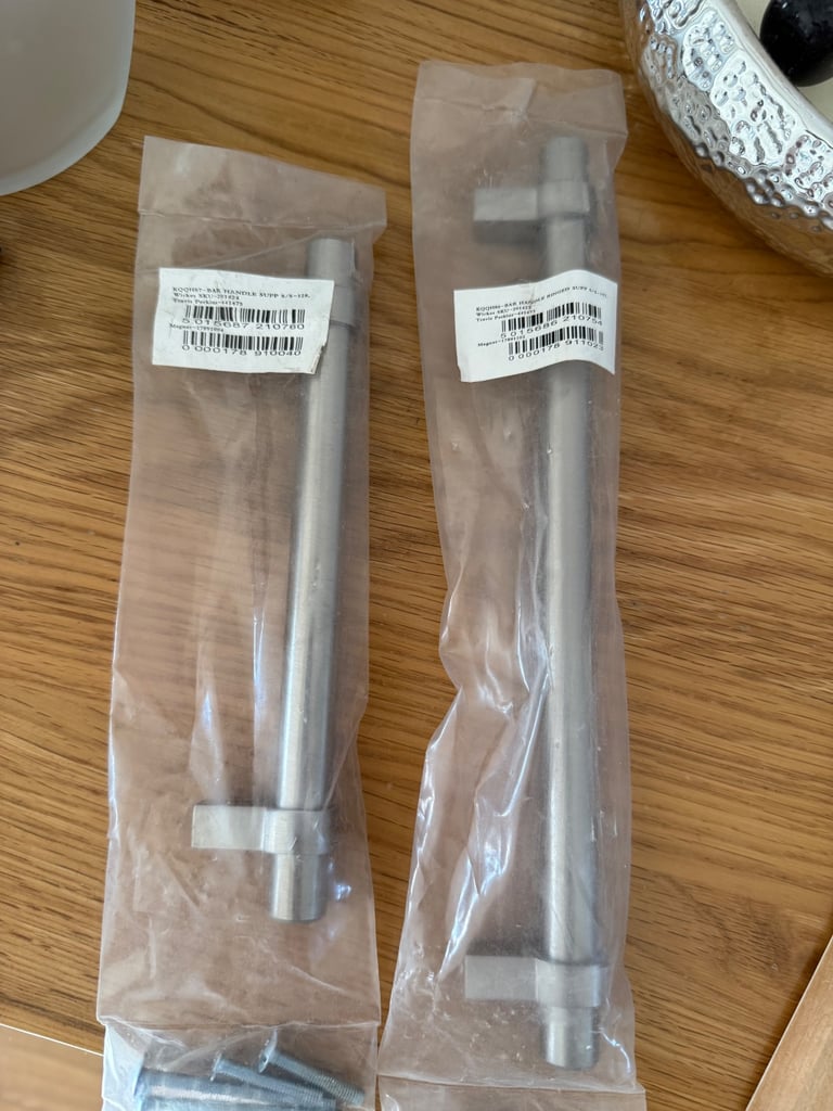 image for Brand new kitchen door/drawer handles