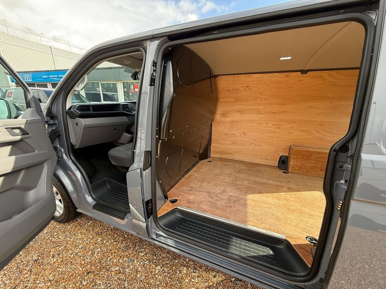 2024 Volkswagen Transporter 2.0 TDI T28 Highline FWD SWB Euro 6 (s/s) 5dr PANEL VAN Diesel Manual